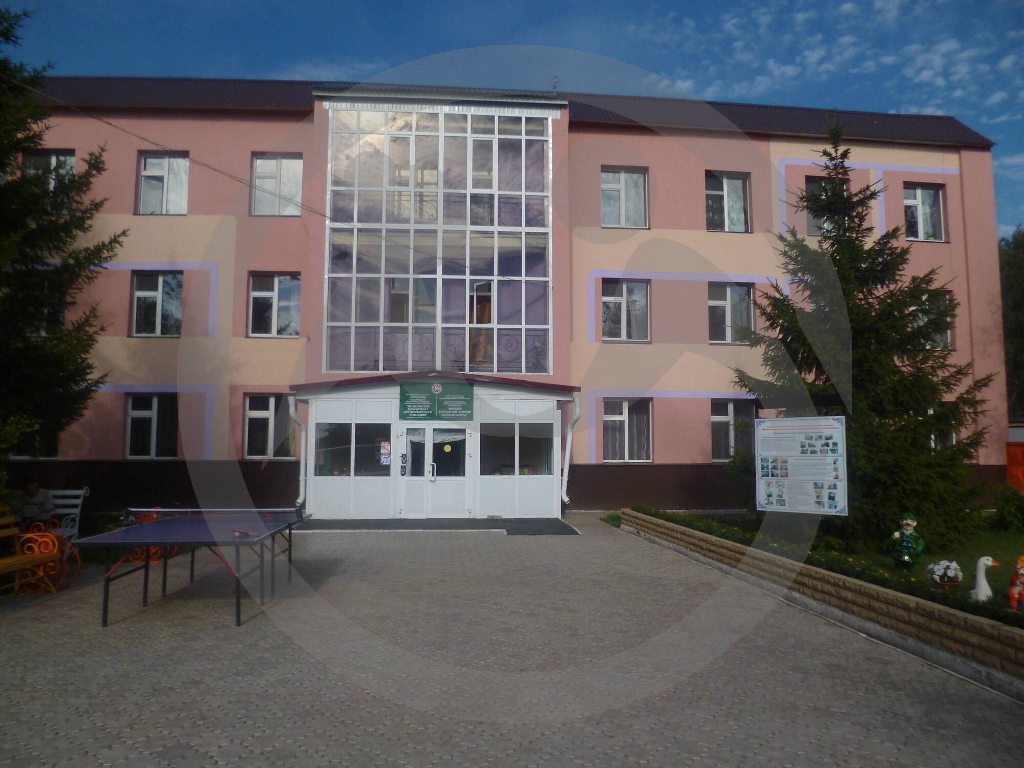  180 книг ждут люди в Мензелинском доме-интернате для престарелых и инвалидов