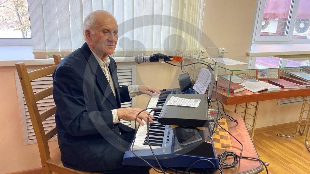 Пелевин Владимир Дмитриевич получатель социальных услуг АСУСО "Нежинский геронтологический центр", г. Омск. Номинация "Старость дома не застанет"