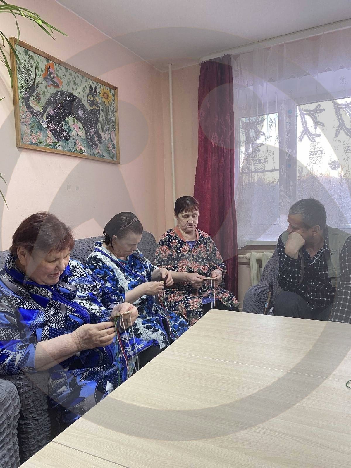 Усогорский дом-интернат для престарелых и инвалидов просит прислать 150 книг для 52 человек