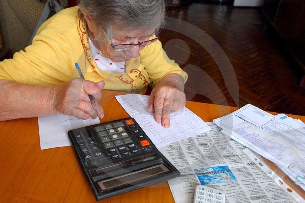 Западня для пенсионеров: коммунальные долги.