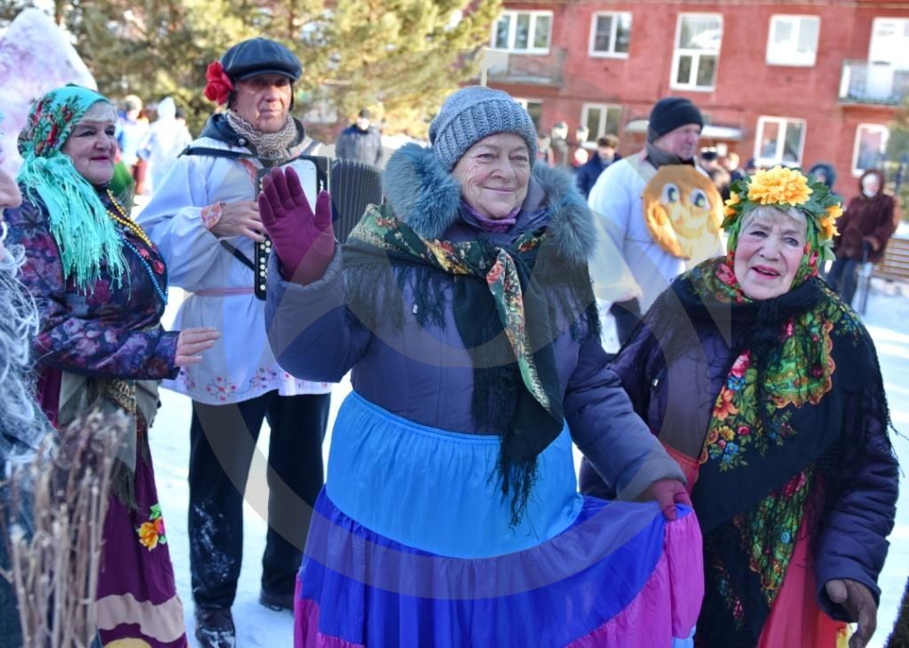 Получатели социальных услуг АСУСО "Нежинский геронтологический центр", г. Омск. Номинация "Старость – не порок, а неизбежность"