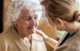 Как можно порадовать пожилых людей и подарить им свою доброту ?