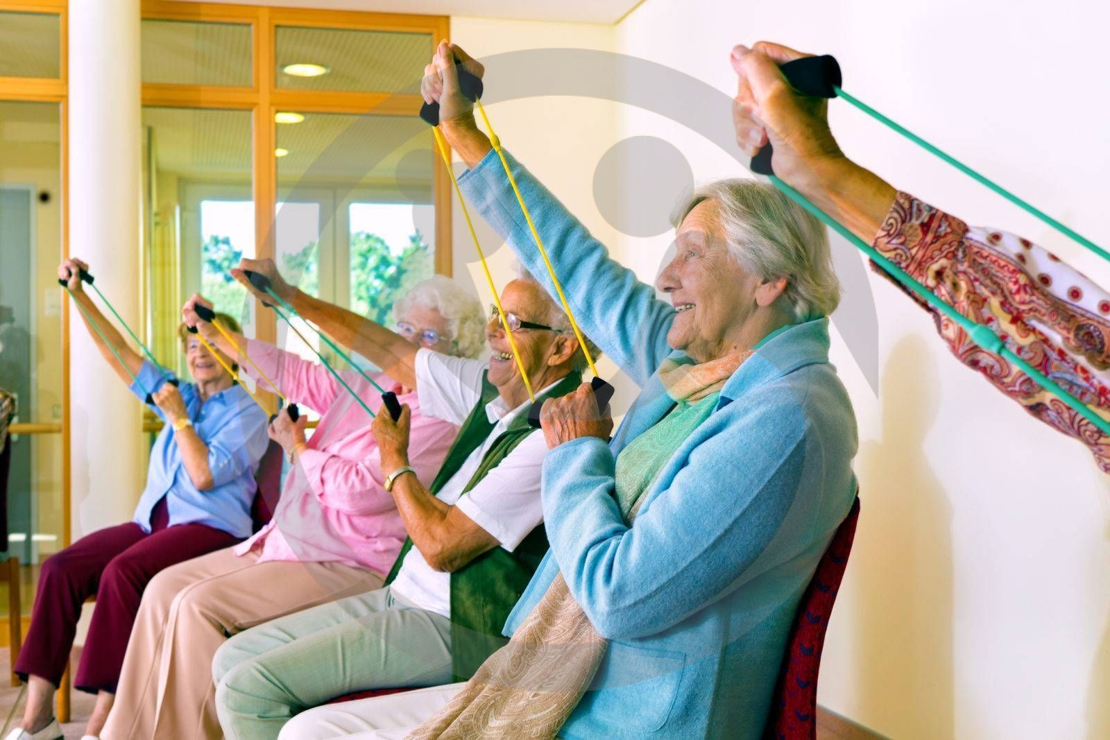 Досуг в доме престарелых и за его пределами