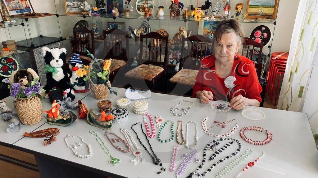 Санькова Надежда Васильевна получатель социальных услуг АСУСО "Нежинский геронтологический центр", г. Омск. Номинация "Красота, да и только!"