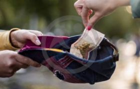 Деньги могут обесцениваться, но благотворительность - нет!