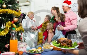 Новогодние праздники – самое лучшее время для семейных посиделок.