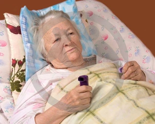 Уход за лежачим родственником: как не опустить руки.