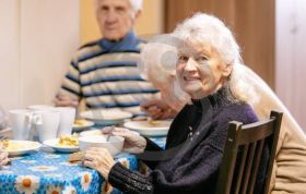 Кто в России помогает людям с деменцией?