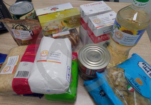 Бурлаков Игорь Борисович нуждается в продуктовой, вещевой помощи и медикаментах