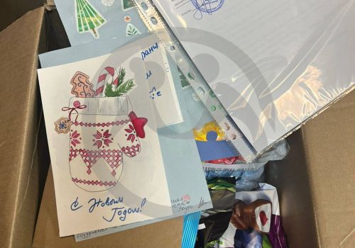 Новогодние открытки и сладости для ОГБУСО "Чунского ПНИ "Радуга"