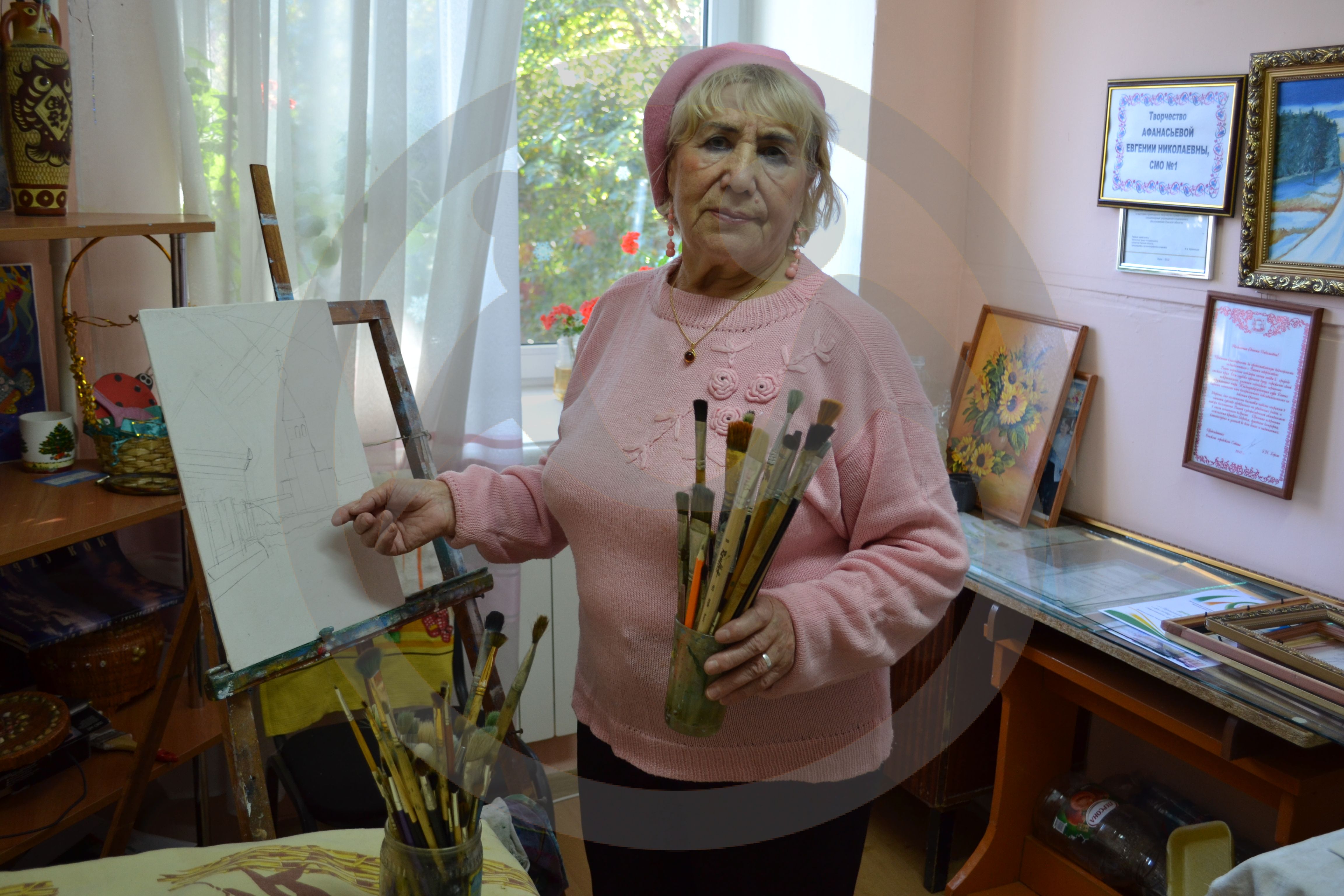 Афанасьева Евгения Николаевна получатель социальных услуг АСУСО "Нежинский геронтологический центр", г. Омск. Номинация "Красота, да и только!"